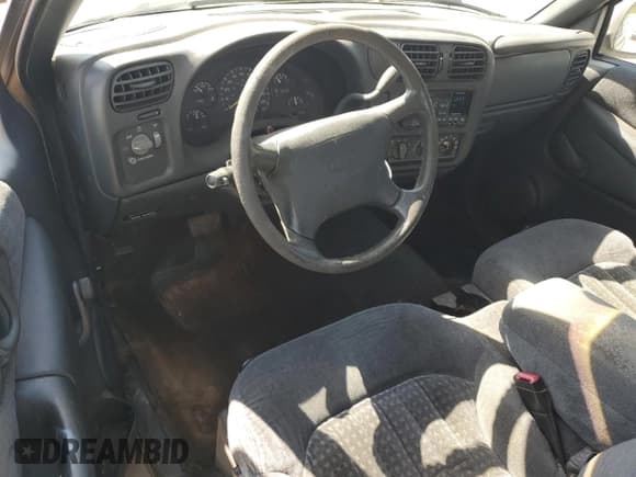 ✅ 1998 Chevrolet S-10 LS • VIN: 1GCCS19X2W8142549 • Лот: 54670265. Опубликован ранее на Copart с пробегом 184 711 миль. Бесплатный доступ к архиву аукционных продаж из США и подробный отчёт об истории автомобиля на DreamBid. Изображение 8.