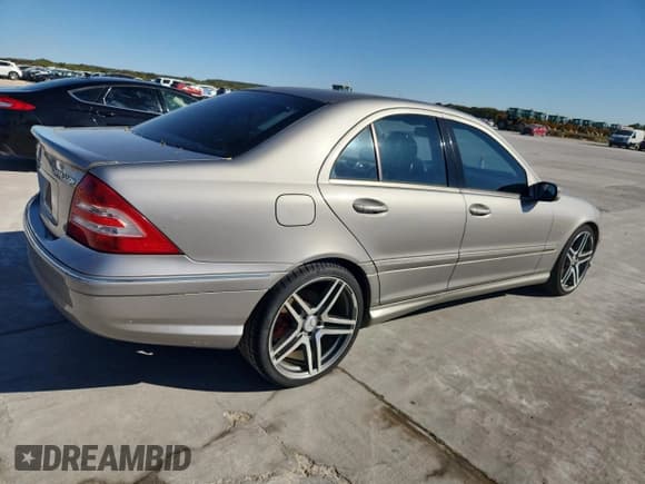 ✅ 2005 Mercedes-Benz C 230 Kompressor • VIN: WDBRF40JX5F640354 • Лот: 89442675. Опубликован ранее на Copart с пробегом 179 803 миль. Бесплатный доступ к архиву аукционных продаж из США и подробный отчёт об истории автомобиля на DreamBid. Изображение 3.