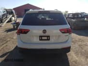 ✅ 2022 Volkswagen Tiguan SE • VIN: 3VV2B7AX9NM127634 • Lot: 55668325. Wystawiony na Copart z przebiegiem 47 734 mil. Bezpłatny archiwum sprzedaży aukcyjnych z USA i szczegółowy raport historii pojazdu na DreamBid. Zdjęcie 6.