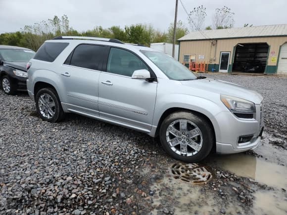 ✅ 2013 GMC Acadia Denali • VIN: 1GKKVTKD4DJ259347 • Lot: 85383865. Wystawiony na Copart z przebiegiem 179 821 mil. Bezpłatny archiwum sprzedaży aukcyjnych z USA i szczegółowy raport historii pojazdu na DreamBid. Zdjęcie 4.