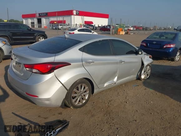 ✅ 2015 Hyundai Elantra Limited • VIN: KMHDH4AE4FU279185 • Lot: 43235848. Listed on IAAI with 134,289 mi. Free auction sales archive from the USA and detailed vehicle history report at DreamBid. Image 4.