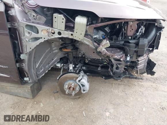 ✅ 2025 Buick Envision Avenir • VIN: LRBFZME42SD005889 • Lot: 42776912. Listed on IAAI with 3,566 mi. Free auction sales archive from the USA and detailed vehicle history report at DreamBid. Image 18.