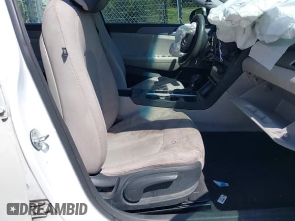 ✅ 2015 Hyundai Sonata SE • VIN: 5NPE24AF6FH170479 • Лот: 43137525. Опубликован ранее на IAAI с пробегом 159 524 миль. Бесплатный доступ к архиву аукционных продаж из США и подробный отчёт об истории автомобиля на DreamBid. Изображение 5.