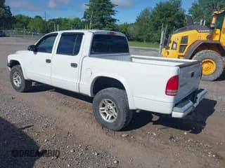 ✅ 2004 Dodge Dakota Sport • VIN: 1D7HL38KX4S721444 • Lot: 42248222. Wystawiony na IAAI z przebiegiem 248 582 mil. Bezpłatny archiwum sprzedaży aukcyjnych z USA i szczegółowy raport historii pojazdu na DreamBid. Zdjęcie 3.
