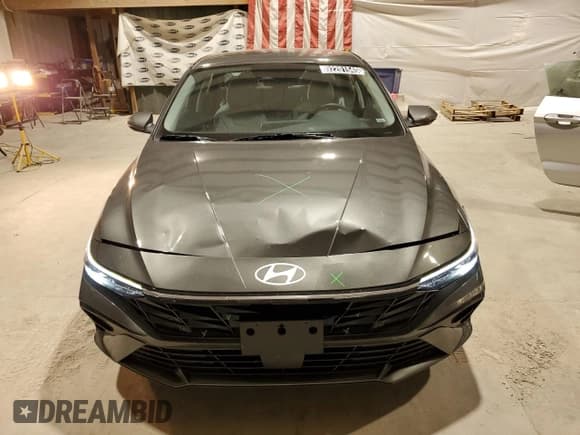 ✅ 2025 Hyundai Elantra Limited • VIN: KMHLP4DG0SU998469 • Lot: 92201545. Wystawiony na Copart z przebiegiem 14 123 mil. Bezpłatny archiwum sprzedaży aukcyjnych z USA i szczegółowy raport historii pojazdu na DreamBid. Zdjęcie 5.