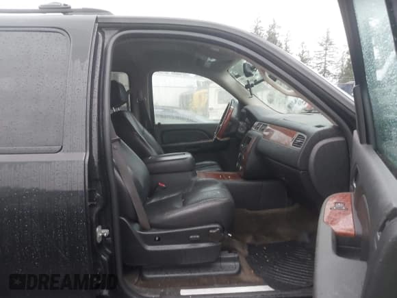 ✅ 2008 Chevrolet Suburban LTZ • VIN: 3GNFC16008G134309 • Lot: 43884502. Listed on IAAI with 240,434 mi. Free auction sales archive from the USA and detailed vehicle history report at DreamBid. Image 5.