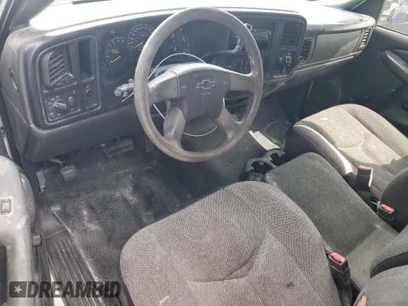 ✅ 2004 Chevrolet Silverado 1500 LS • VIN: 2GCEC19V241150171 • Lot: 72155024. Listed on Copart with 186,553 mi. Free auction sales archive from the USA and detailed vehicle history report at DreamBid. Image 8.