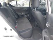 ✅ 2019 Nissan Versa S Plus • VIN: 3N1CN7AP6KL865163 • Lot: 42380823. Wystawiony na IAAI z przebiegiem 187 188 mil. Bezpłatny archiwum sprzedaży aukcyjnych z USA i szczegółowy raport historii pojazdu na DreamBid. Zdjęcie 8.