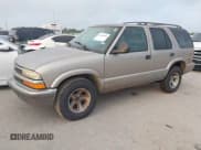 ✅ 1998 Chevrolet Blazer LS • VIN: 1GNCS13W9WK219573 • Lot: 42290584. Wystawiony na IAAI z przebiegiem 148 363 mil. Bezpłatny archiwum sprzedaży aukcyjnych z USA i szczegółowy raport historii pojazdu na DreamBid. Zdjęcie 2.