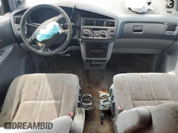 ✅ 2000 Toyota Sienna LE • VIN: 4T3ZF13C1YU267463 • Lot: 71667624. Listed on Copart with Not provided. Free auction sales archive from the USA and detailed vehicle history report at DreamBid. Image 8.