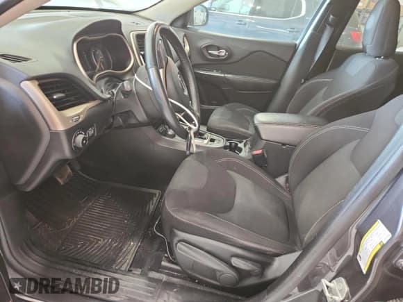 ✅ 2016 Jeep Cherokee Latitude • VIN: 1C4PJMCB3GW148909 • Lot: 92486445. Listed on Copart with 117,134 mi. Free auction sales archive from the USA and detailed vehicle history report at DreamBid. Image 7.