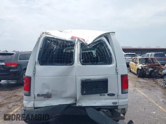 ✅ 2014 Ford Econoline Cargo Commercial • VIN: 1FTNE2EW4EDA84338 • Lot: 42830127. Listed on IAAI with 173,231 mi. Free auction sales archive from the USA and detailed vehicle history report at DreamBid. Image 15.