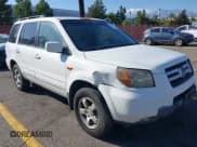 ✅ 2008 Honda Pilot EX-L • VIN: 5FNYF18598B055700 • Lot: 43334976. Wystawiony na IAAI z przebiegiem 175 912 mil. Bezpłatny archiwum sprzedaży aukcyjnych z USA i szczegółowy raport historii pojazdu na DreamBid. Zdjęcie 6.