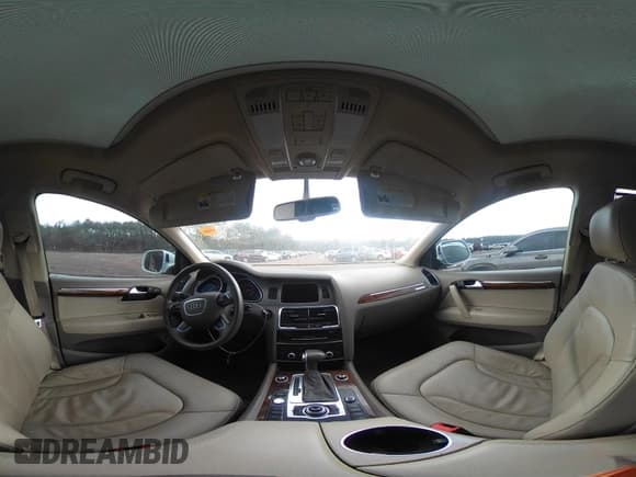 ✅ 2015 Audi Q7 Premium Plus • VIN: WA1LGAFE5FD032522 • Lot: 43881461. Wystawiony na IAAI z przebiegiem 126 634 mil. Bezpłatny archiwum sprzedaży aukcyjnych z USA i szczegółowy raport historii pojazdu na DreamBid. Zdjęcie 18.