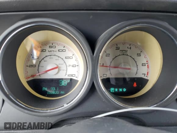 ✅ 2009 Dodge Challenger R/T • VIN: 2B3LJ54T59H594834 • Lot: 44238045. Wystawiony na Copart z przebiegiem 102 820 mil. Bezpłatny archiwum sprzedaży aukcyjnych z USA i szczegółowy raport historii pojazdu na DreamBid. Zdjęcie 9.