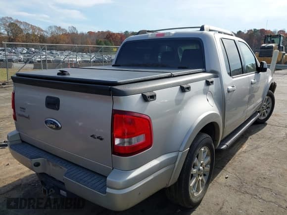 ✅ 2007 Ford Explorer Sport Trac Limited • VIN: 1FMEU53KX7UA17813 • Лот: 43732322. Опубликован ранее на IAAI с пробегом 180 532 миль. Бесплатный доступ к архиву аукционных продаж из США и подробный отчёт об истории автомобиля на DreamBid. Изображение 4.