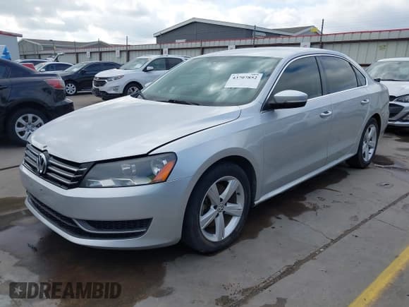 ✅ 2013 Volkswagen Passat SE • VIN: 1VWBP7A39DC034221 • Lot: 43707852. Listed on IAAI with 159,151 mi. Free auction sales archive from the USA and detailed vehicle history report at DreamBid. Image 2.
