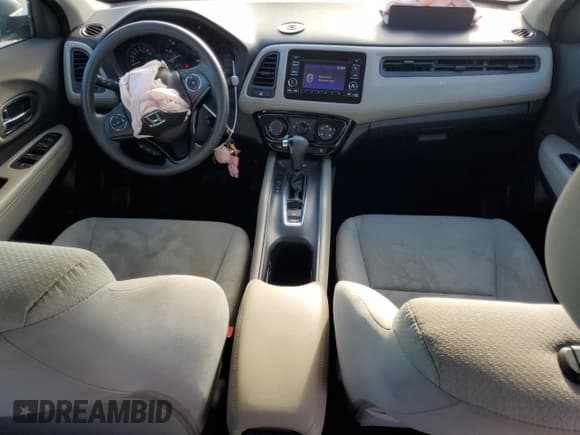 ✅ 2022 Honda HR-V LX • VIN: 3CZRU5H39NM713873 • Lot: 85576305. Wystawiony na Copart z przebiegiem 37 877 mil. Bezpłatny archiwum sprzedaży aukcyjnych z USA i szczegółowy raport historii pojazdu na DreamBid. Zdjęcie 8.