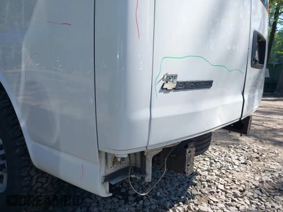 ✅ 2017 Chevrolet Express Cargo • VIN: 1GCZGHFF9H1136193 • Lot: 42502511. Listed on IAAI with 149,458 mi. Free auction sales archive from the USA and detailed vehicle history report at DreamBid. Image 17.