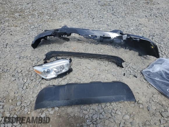 ✅ 2019 Toyota Tacoma SR • VIN: 5TFAX5GN2KX147218 • Лот: 83990245. Опубликован ранее на Copart с пробегом 66 085 миль. Бесплатный доступ к архиву аукционных продаж из США и подробный отчёт об истории автомобиля на DreamBid. Изображение 12.