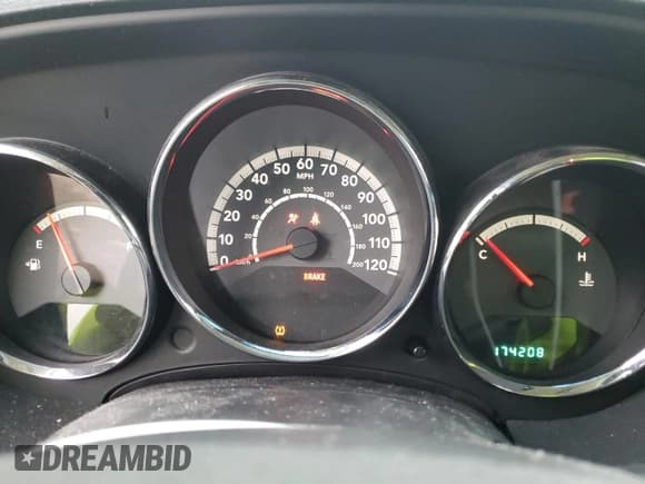 ✅ 2010 Dodge Caliber • VIN: 1B3CB1HA8AD587747 • Лот: 83140504. Опубликован ранее на Copart с пробегом 174 208 миль. Бесплатный доступ к архиву аукционных продаж из США и подробный отчёт об истории автомобиля на DreamBid. Изображение 9.