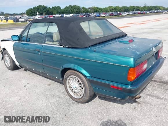1992 BMW 3 Series с VIN WBABB2311NEC29932, выставлен на аукционе IAAI как лот 43605320 с пробегом 133 331 миль миль и . История ставок и продаж доступна на DreamBid. Изображение 3.