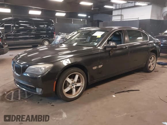 ✅ 2011 BMW 7 Series 750Li xDrive • VIN: WBAKC8C56BC433083 • Lot: 42523890. Listed on IAAI with 120,977 mi. Free auction sales archive from the USA and detailed vehicle history report at DreamBid. Image 2.
