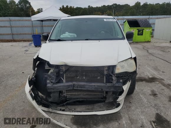 ✅ 2011 Dodge Grand Caravan Express • VIN: 2D4RN4DG3BR737275 • Lot: 86267935. Wystawiony na Copart z przebiegiem 239 166 mil. Bezpłatny archiwum sprzedaży aukcyjnych z USA i szczegółowy raport historii pojazdu na DreamBid. Zdjęcie 5.