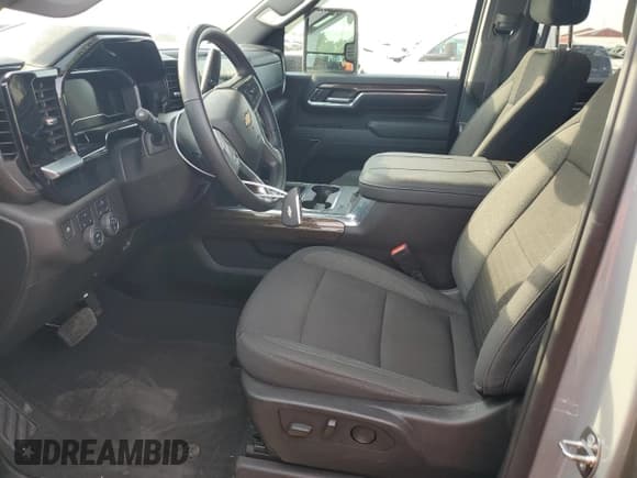 ✅ 2024 Chevrolet Silverado 2500HD LT • VIN: 2GC4YNE78R1226141 • Lot: 72026105. Listed on Copart with 13,936 mi. Free auction sales archive from the USA and detailed vehicle history report at DreamBid. Image 7.