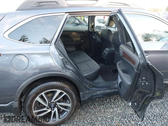 ✅ 2016 Subaru Outback Limited • VIN: 4S4BSENC5G3238045 • Лот: 43710431. Опубликован ранее на IAAI с пробегом 100 558 миль. Бесплатный доступ к архиву аукционных продаж из США и подробный отчёт об истории автомобиля на DreamBid. Изображение 8.