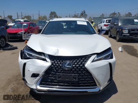✅ 2020 Lexus UX 200 • VIN: JTHX3JBH3L2029076 • Lot: 42554639. Wystawiony na IAAI z przebiegiem 62 861 mil. Bezpłatny archiwum sprzedaży aukcyjnych z USA i szczegółowy raport historii pojazdu na DreamBid. Zdjęcie 12.