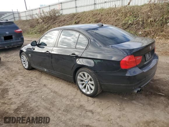 ✅ 2011 BMW 3 Series 328i xDrive • VIN: WBAPK7C55BF196894 • Лот: 92796545. Опубликован ранее на Copart с пробегом 80 233 миль. Бесплатный доступ к архиву аукционных продаж из США и подробный отчёт об истории автомобиля на DreamBid. Изображение 2.