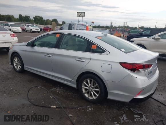 ✅ 2018 Hyundai Sonata Eco • VIN: 5NPE24AA8JH715949 • Лот: 43245170. Опубликован ранее на IAAI с пробегом 124 662 миль. Бесплатный доступ к архиву аукционных продаж из США и подробный отчёт об истории автомобиля на DreamBid. Изображение 3.