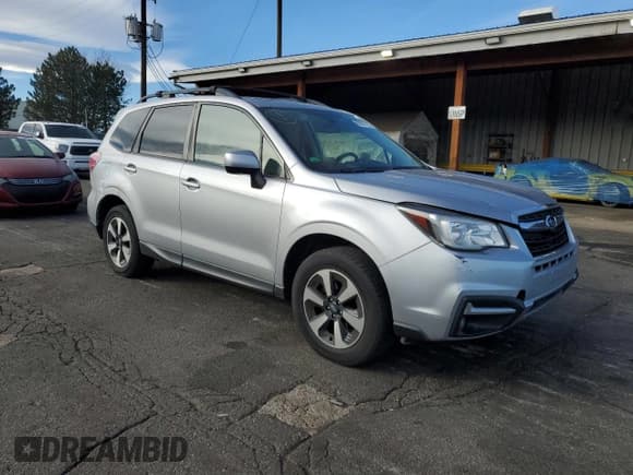 ✅ 2018 Subaru Forester Premium • VIN: JF2SJAGC8JH523170 • Lot: 92697515. Wystawiony na Copart z przebiegiem 84 260 mil. Bezpłatny archiwum sprzedaży aukcyjnych z USA i szczegółowy raport historii pojazdu na DreamBid. Zdjęcie 4.