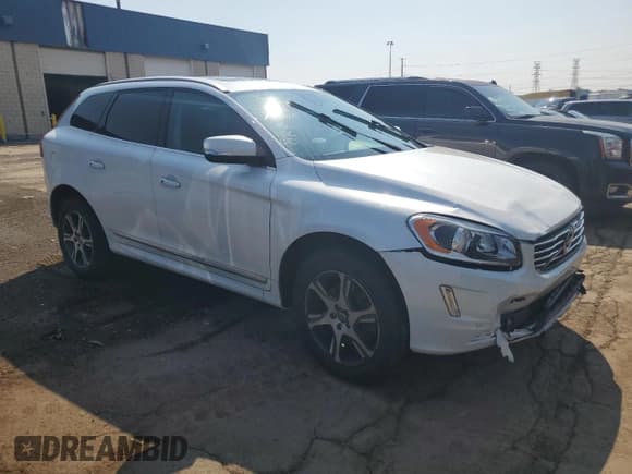 ✅ 2015 Volvo XC60 T6 • VIN: YV4902RB0F2598978 • Lot: 68716045. Listed on Copart with Not provided. Free auction sales archive from the USA and detailed vehicle history report at DreamBid. Image 4.