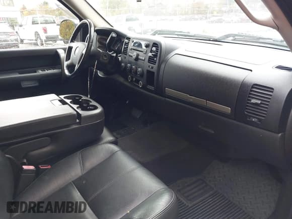 ✅ 2009 Chevrolet Silverado 2500HD LT • VIN: 1GCHK53K59F154432 • Lot: 40629358. Wystawiony na IAAI z przebiegiem 200 449 mil. Bezpłatny archiwum sprzedaży aukcyjnych z USA i szczegółowy raport historii pojazdu na DreamBid. Zdjęcie 5.