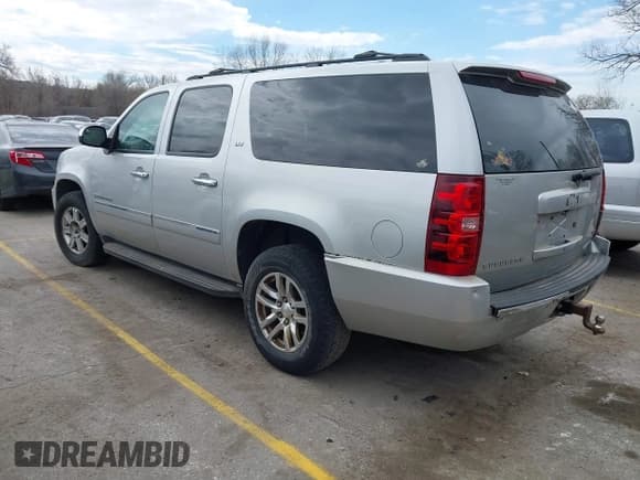 ✅ 2011 Chevrolet Suburban LTZ • VIN: 1GNSKKE35BR290484 • Lot: 41897265. Listed on IAAI with 223,739 mi. Free auction sales archive from the USA and detailed vehicle history report at DreamBid. Image 3.