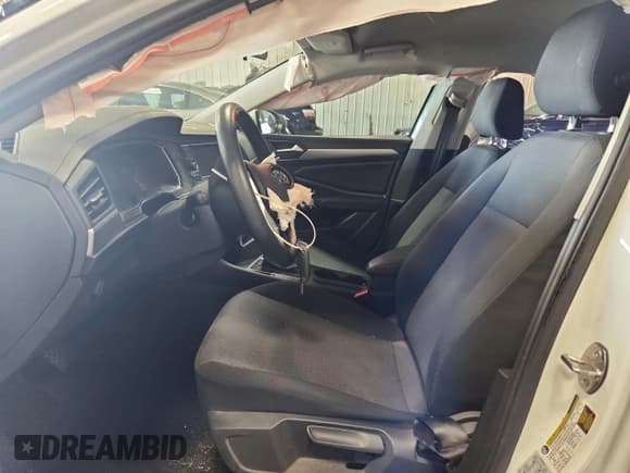 ✅ 2019 Volkswagen Jetta S • VIN: 3VWC57BU8KM076022 • Лот: 81700595. Опубликован ранее на Copart с пробегом 86 691 миль. Бесплатный доступ к архиву аукционных продаж из США и подробный отчёт об истории автомобиля на DreamBid. Изображение 7.