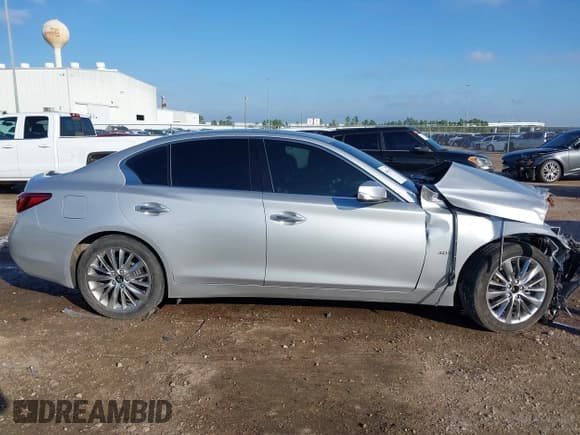 ✅ 2020 Infiniti Q50 Luxe • VIN: JN1EV7AR1LM255608 • Lot: 40996273. Listed on IAAI with 89,540 mi. Free auction sales archive from the USA and detailed vehicle history report at DreamBid. Image 14.