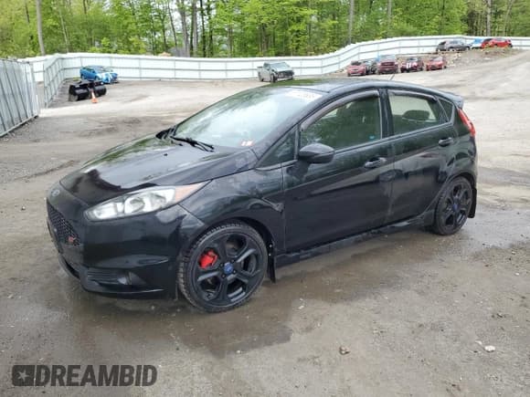 ✅ 2018 Ford Fiesta ST • VIN: 3FADP4GX8JM126490 • Лот: 57120635. Опубликован ранее на Copart с пробегом 73 656 миль. Бесплатный доступ к архиву аукционных продаж из США и подробный отчёт об истории автомобиля на DreamBid. Изображение 1.