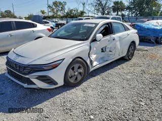 ✅ 2025 Hyundai Elantra SE • VIN: KMHLL4DG5SU861152 • Лот: 93937155. Опубликован ранее на Copart с пробегом 41 750 миль. Бесплатный доступ к архиву аукционных продаж из США и подробный отчёт об истории автомобиля на DreamBid. Изображение 1.