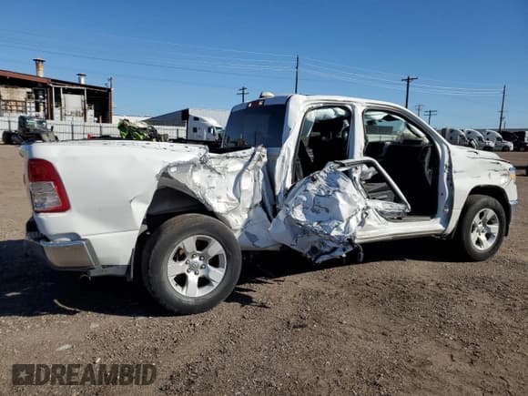 ✅ 2022 Ram 1500 Big Horn • VIN: 1C6RREBG6NN272770 • Lot: 92933005. Wystawiony na Copart z przebiegiem 87 802 mil. Bezpłatny archiwum sprzedaży aukcyjnych z USA i szczegółowy raport historii pojazdu na DreamBid. Zdjęcie 3.