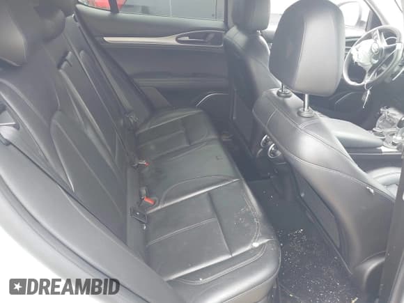 ✅ 2018 Alfa Romeo Stelvio Sport • VIN: ZASFAKPN3J7B85715 • Лот: 42248109. Опубликован ранее на IAAI с пробегом Не указан. Бесплатный доступ к архиву аукционных продаж из США и подробный отчёт об истории автомобиля на DreamBid. Изображение 8.