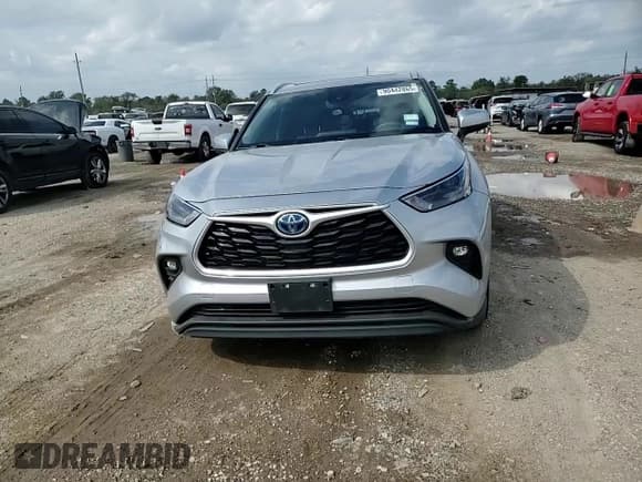 ✅ 2022 Toyota Highlander Hybrid XLE • VIN: 5TDGARAH5NS514015 • Lot: 90442865. Wystawiony na Copart z przebiegiem 45 703 mil. Bezpłatny archiwum sprzedaży aukcyjnych z USA i szczegółowy raport historii pojazdu na DreamBid. Zdjęcie 15.