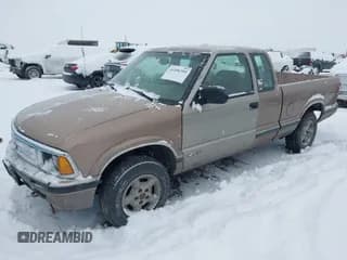 ✅ 1997 Chevrolet S-10 LS • VIN: 1GCDT19X9V8194924 • Лот: 41456293. Опубликован ранее на IAAI с пробегом 151 839 миль. Бесплатный доступ к архиву аукционных продаж из США и подробный отчёт об истории автомобиля на DreamBid. Изображение 2.