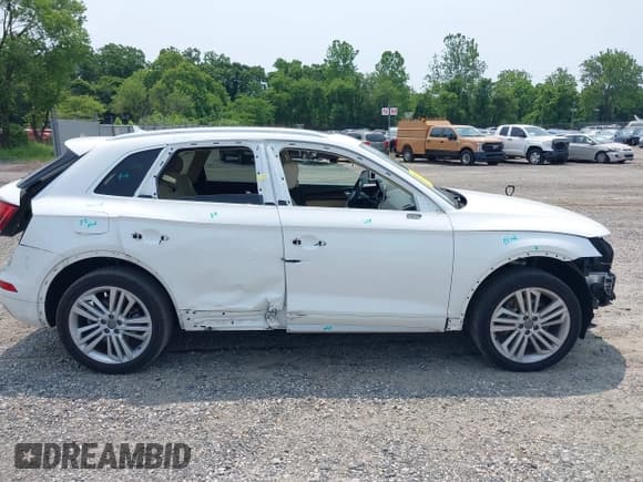 ✅ 2020 Audi Q5 Premium Plus • VIN: WA1BNAFY0L2032723 • Lot: 42480288. Listed on IAAI with 68,153 mi. Free auction sales archive from the USA and detailed vehicle history report at DreamBid. Image 14.