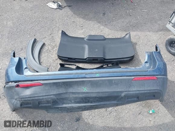 ✅ 2020 Ford Explorer XLT • VIN: 1FMSK8DH5LGB70377 • Lot: 41763798. Wystawiony na IAAI z przebiegiem 88 582 mil. Bezpłatny archiwum sprzedaży aukcyjnych z USA i szczegółowy raport historii pojazdu na DreamBid. Zdjęcie 12.