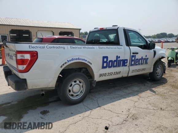 ✅ 2023 Ford F-150 XL • VIN: 1FTMF1CB4PKE18742 • Lot: 67397305. Wystawiony na Copart z przebiegiem 28 206 mil. Bezpłatny archiwum sprzedaży aukcyjnych z USA i szczegółowy raport historii pojazdu na DreamBid. Zdjęcie 3.