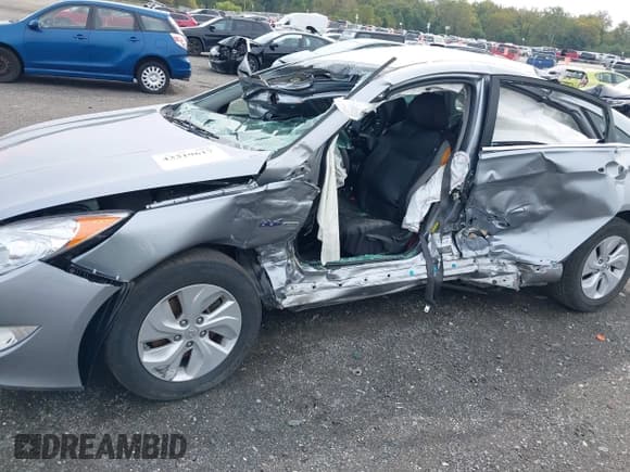 ✅ 2014 Hyundai Sonata Limited • VIN: KMHEC4A45EA117978 • Lot: 43319617. Wystawiony na IAAI z przebiegiem Nie podano. Bezpłatny archiwum sprzedaży aukcyjnych z USA i szczegółowy raport historii pojazdu na DreamBid. Zdjęcie 6.