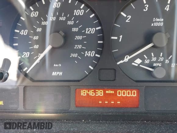 ✅ 2004 BMW 3 Series 325Ci • VIN: WBABW334X4PG97293 • Lot: 43835977. Listed on IAAI with 184,638 mi. Free auction sales archive from the USA and detailed vehicle history report at DreamBid. Image 7.